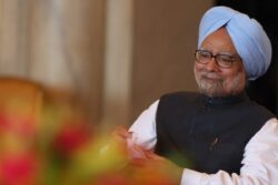 'Mana Ki Teri Deed Ke Qaabil Nahi Hu': When Manmohan Singh Countered Opposition With Shayari