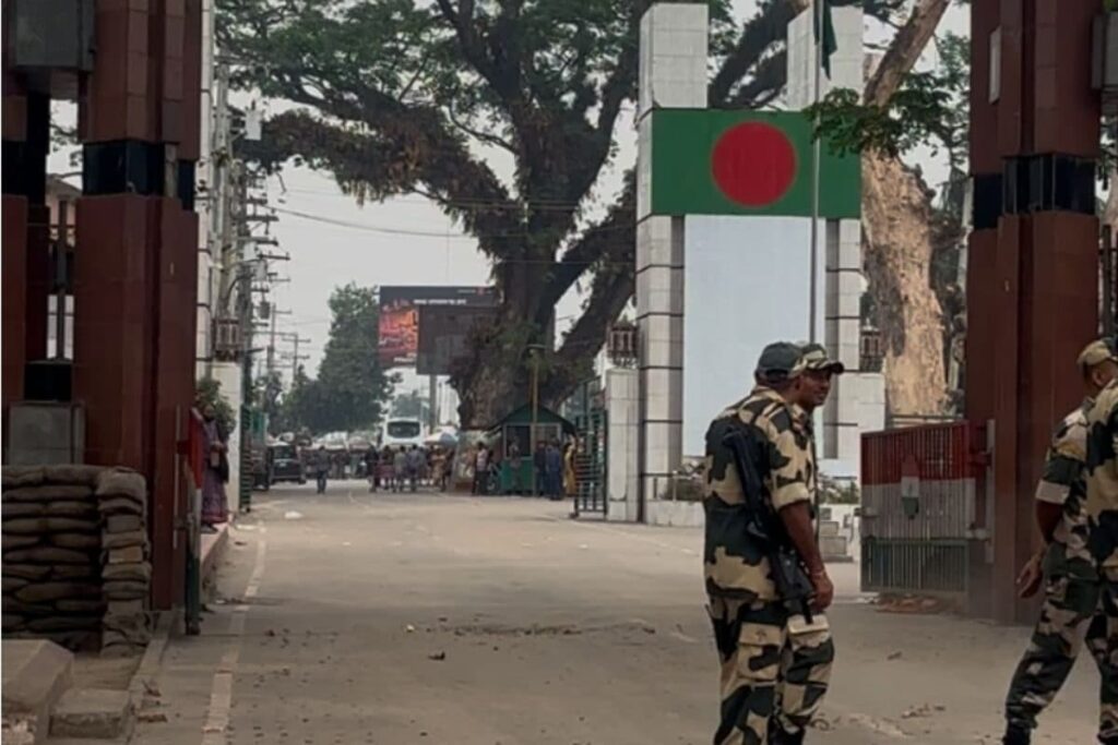 At Petrapole Border, Some Hindus Seek Refuge While Others Rush Home To Kin Amid Persecution In Bangladesh