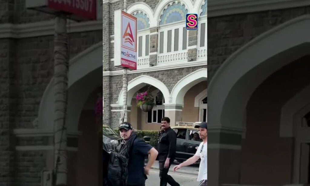 Martin Garrix Greeted With Warm Namaste At The Mumbai Airport | N18S | #shortvideos | #viral