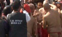 Maha Kumbh Mela Prayagraj 2025 | Amit Shah Takes A Holy Dip At Triveni Sangam In Prayagraj | N18K