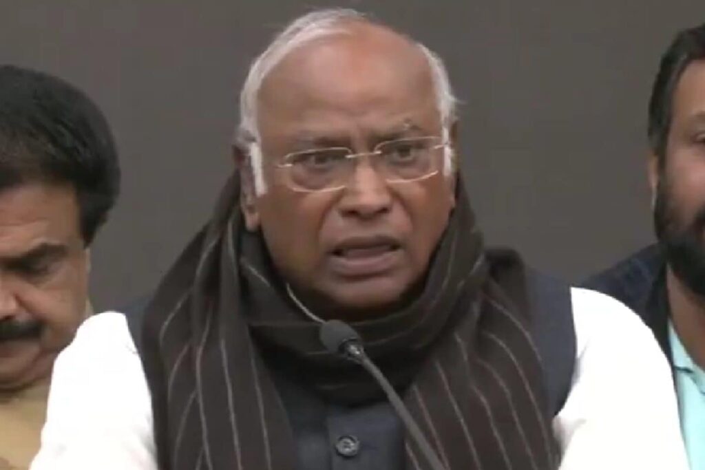 Kharge Condemns Bhagwat's 'True Independence' Remark, Warns Of Consequences