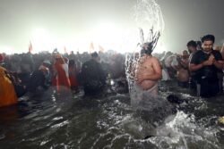 Plan To Visit Maha Kumbh On Mauni Amavasya? Brace Yourself For 'No Vehicle, No VIP' Zone | Know More