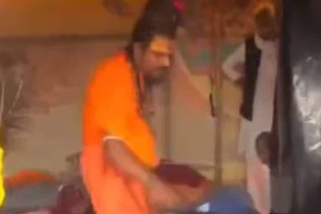 Maha Kumbh 2025: Baba Attacks YouTuber With Tongs For Asking Questions | Watch