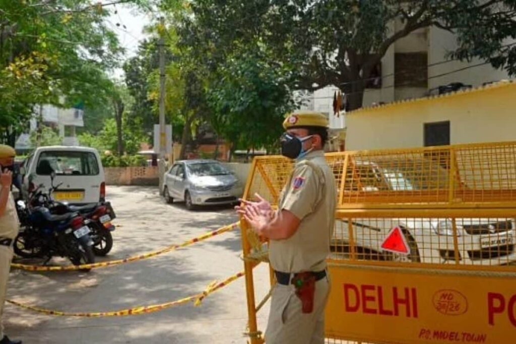 Delhi Teen Stabbed To Death Outside School After Fight With Classmate, 7 Detained