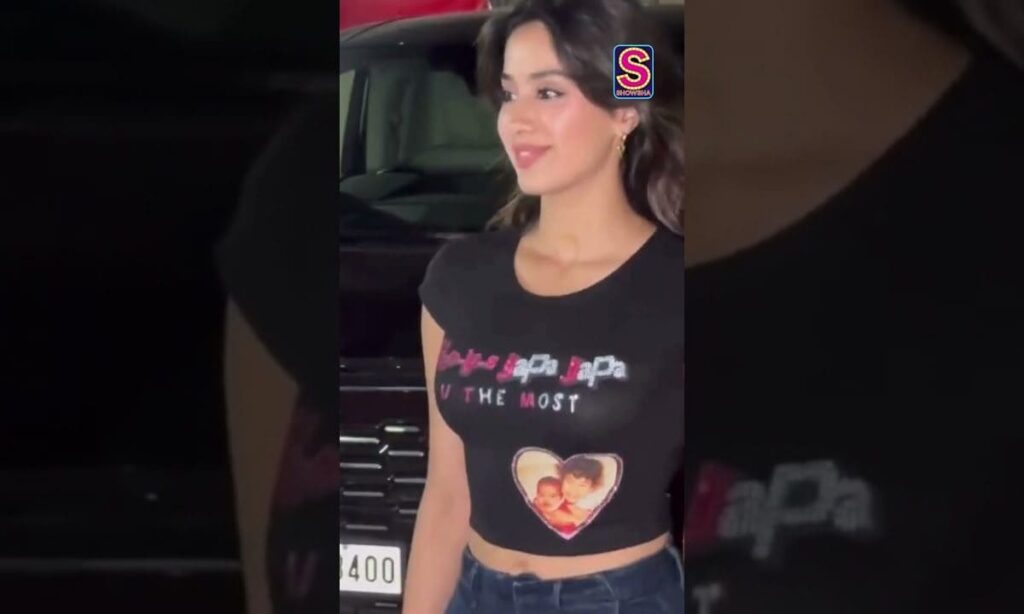 Janhvi Kapoor Stuns In Casual Fit As She Gets Papped In The City | N18S #shorts #viralvideo