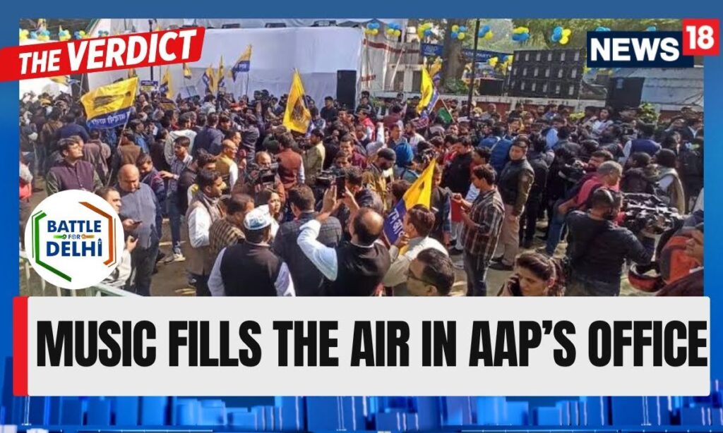 Music Fills The Air As Trends Show AAP's Seat Count Rising | Delhi Elections Results | News18