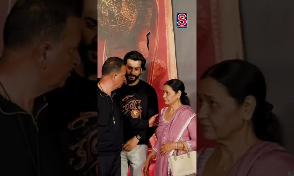 Here To Support Vicky, Father Shyam Kuashal , And Brother Sunny Arrive At Chhaavaa's Premier | N18S