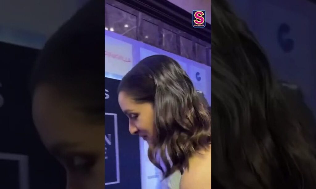 Seems Like Someone Was Very Hungry; Paps Share Pizza With Shraddha Kapoor | N18S | #viral