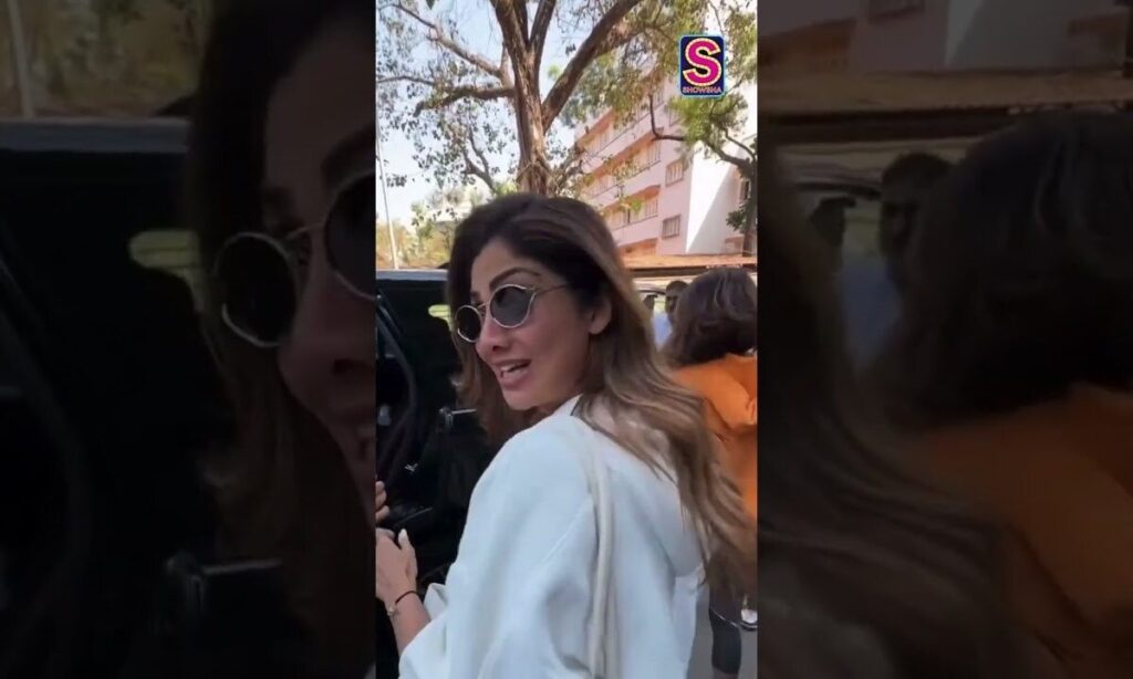 Shilpa & Shamita Laid-Back Sister Stroll Is All About Effortless Vibes! | Bollywood | N18S