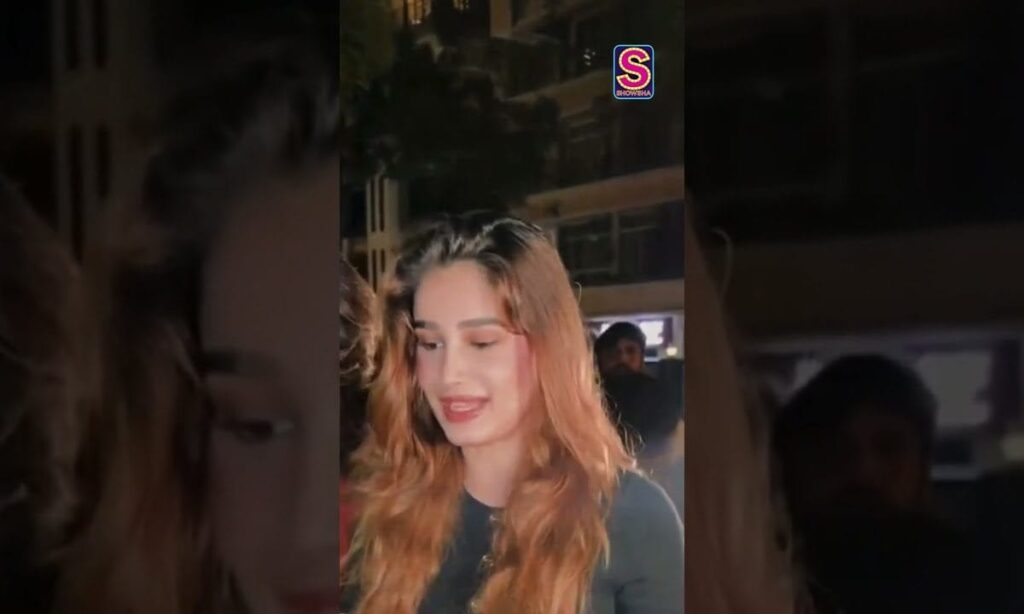 Mom & Daughter OR Sisters? Raveena Tandon And Rasha Thadani Confuse Paps! | Celebrity | N18S