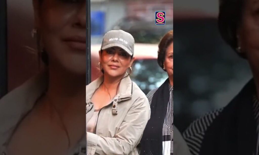 Fashion Game On Point: Gauri Khan Out And About In The City With Her Mom! | Gairu Khan | N18S