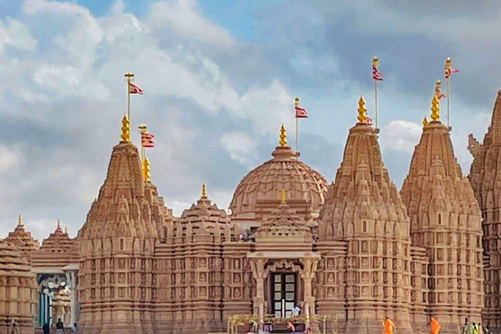 Over 10,000 Visitors Celebrate First ‘Patotsav’ Of BAPS Hindu Mandir Abu Dhabi