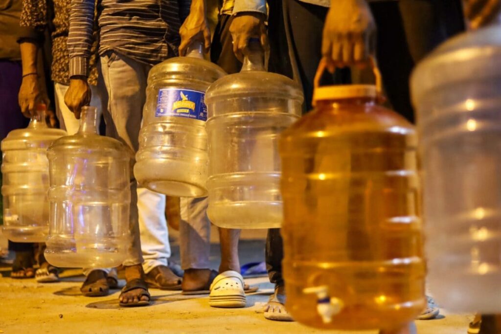 Bengaluru Bans Using Potable Water For Car Cleaning, Gardening This Summer | Check Fine Amount