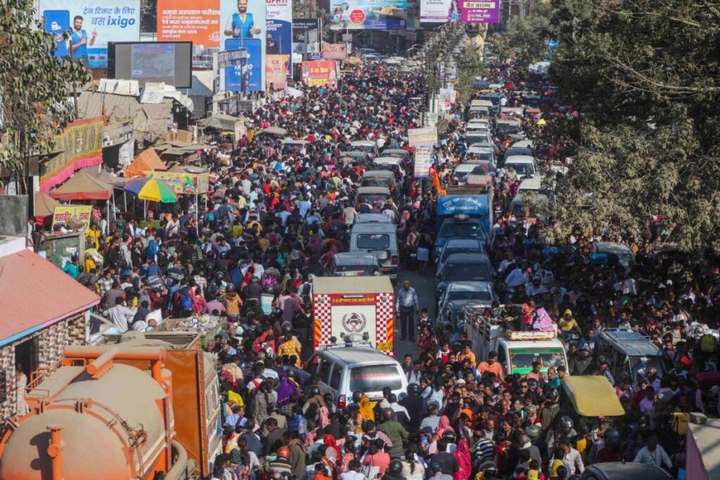 300-KM-Long Traffic Jam Paralyses Routes To Maha Kumbh As Vehicles Remain Stuck For Hours | Video