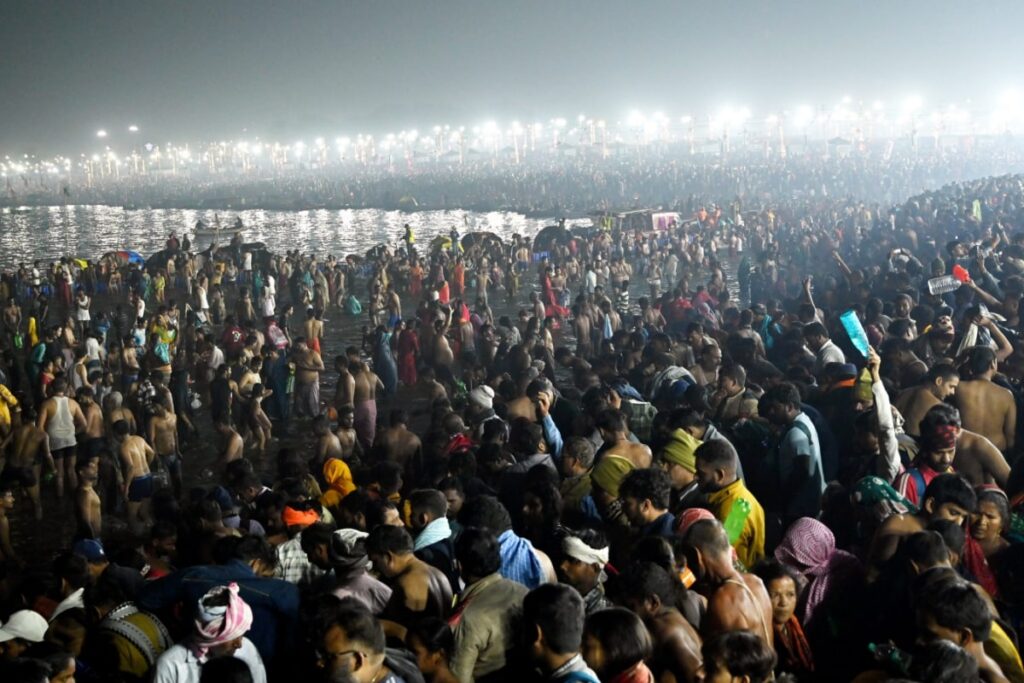 Maha Kumbh 2025 News LIVE: Last Day Of 'Snan' On Maha Shivratri, Vehicles Banned In Prayagraj Till Tomorrow