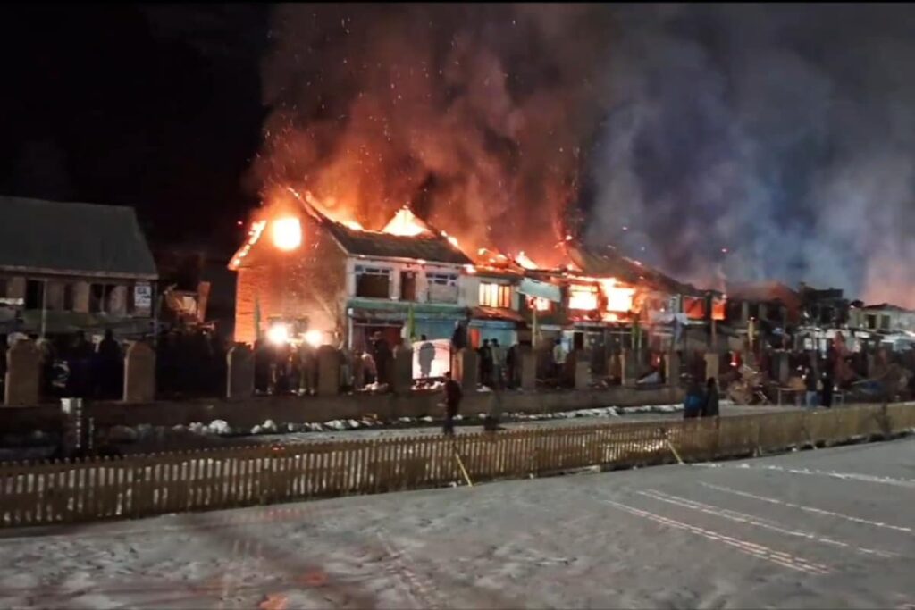 Massive Fire Breaks Out In Market In Jammu & Kashmir's Sonamarg