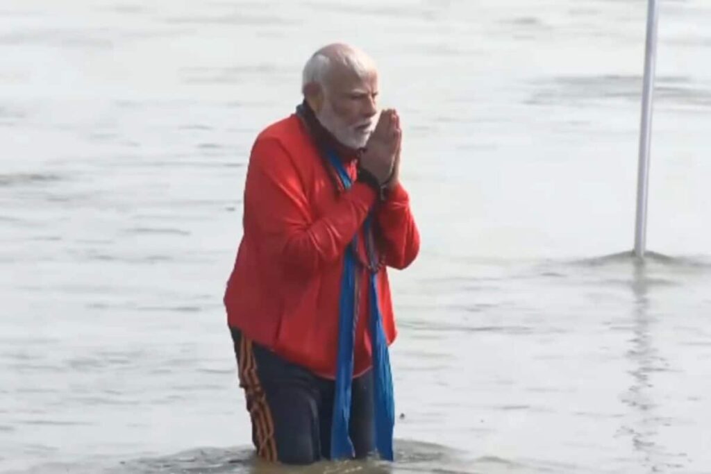 Maha Kumbh: PM Modi Performs Puja At Sangam As Priests Chant Mantras | WATCH