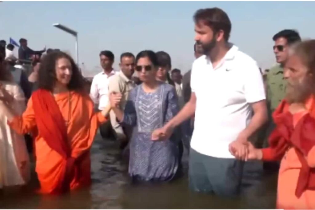 Isha Ambani Takes Holy Dip At Maha Kumbh, Offers Prayer At Triveni Sangam | Watch