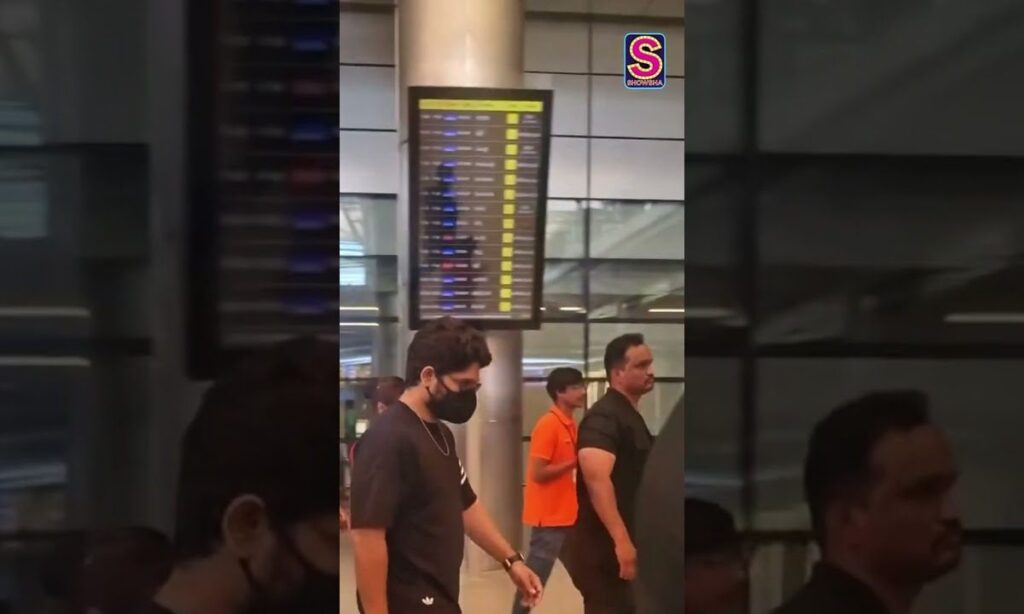 Pushpa Raj : Allu Arjun Spotted At Airport In All Black Look As He walks In Swag | N18S