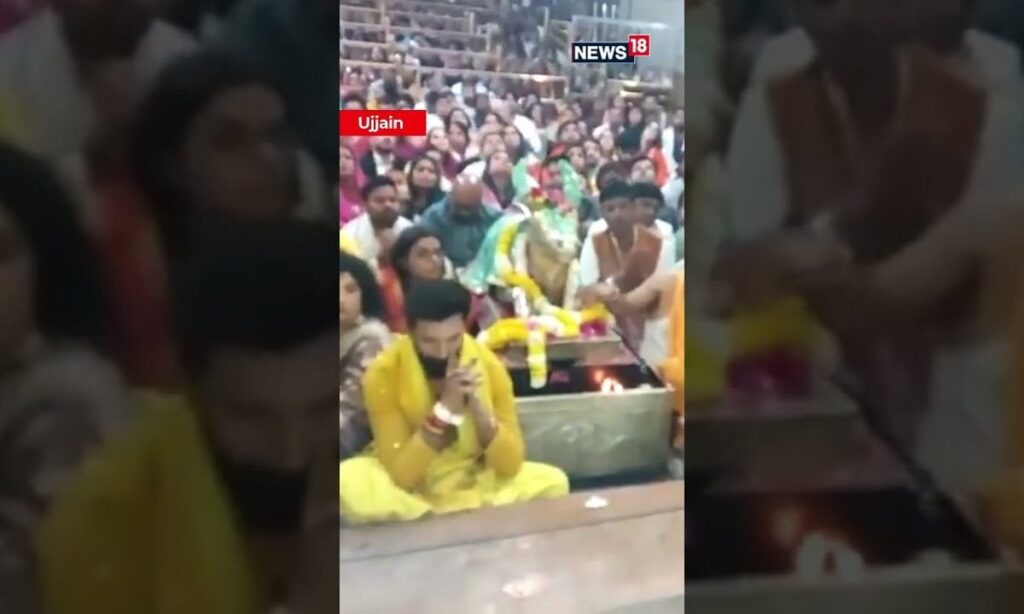Union Minister Chirag Paswan & His Family Offer Prayers at Shree Mahakaleshwar Temple, Ujjain | N18S