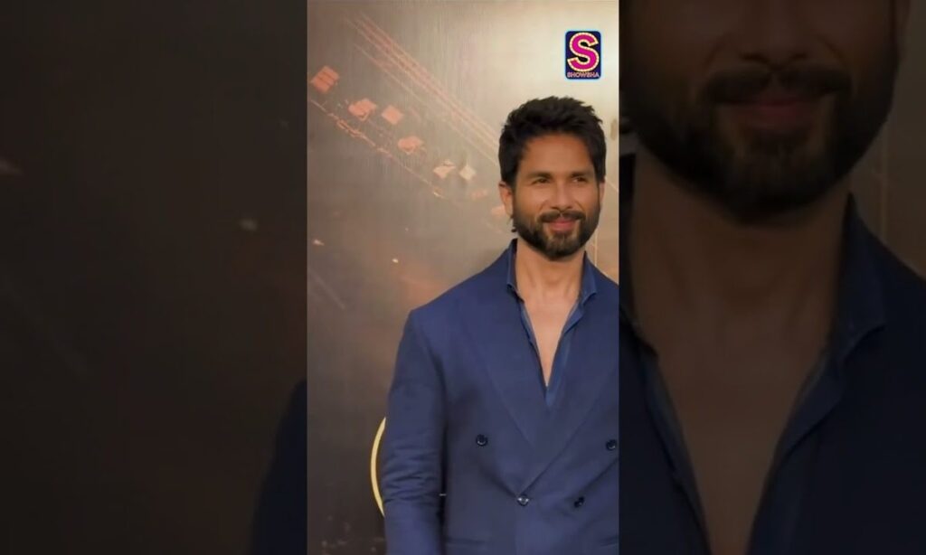 Shahid Kapoor Turns Heads At Red Carpet Of IIFA Awards In Jaipur | IIFA Awards | N18S