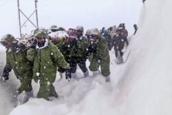 Uttarakhand Avalanche: 33 Workers Rescued, 22 Still Trapped; IAF Chopper On Standby | Top Updates