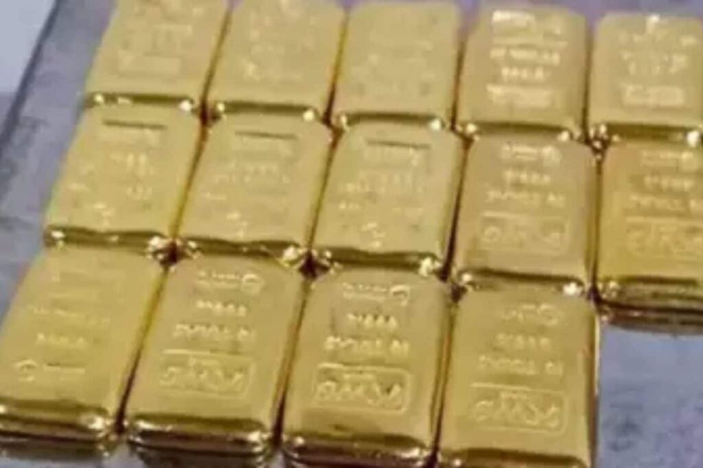 Mumbai Customs Seize 10 kg Gold Worth Rs 8.47 Crore, Arrest 5 Including Airport Staff