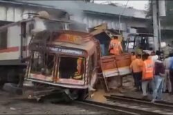 Mumbai-Amravati Train Collides With Truck Stuck On Railway Tracks In Jalgaon, No Injuries