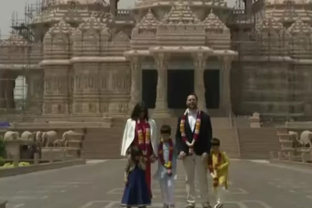 US Vice President JD Vance Visits Akshardham Temple In Delhi With Family | Watch