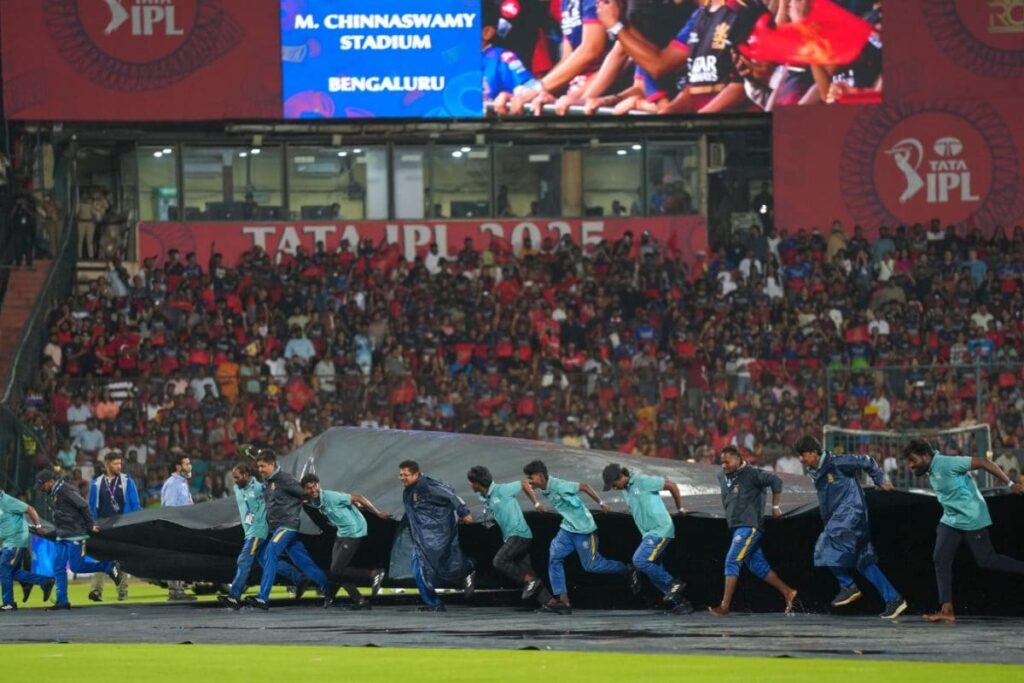 Bengaluru: Drama Unfolds At Chinnaswamy Stadium As Families Of I-T, IPS Officials Clash