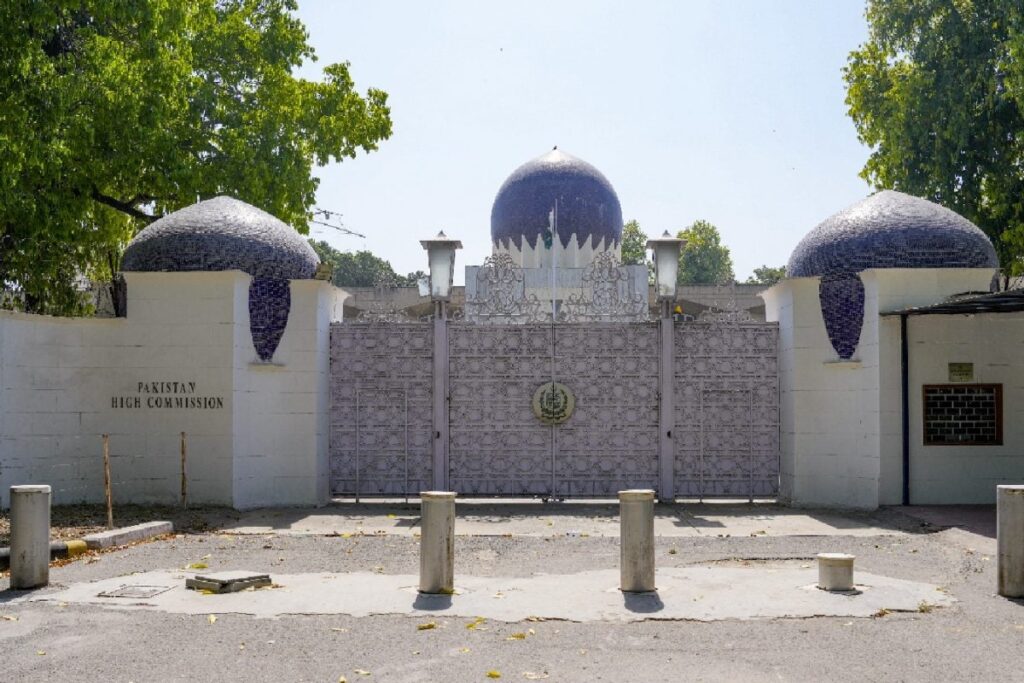 India Expels Pakistan Mission Staffer, Gives 24 Hours Deadline To Leave