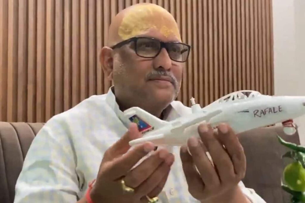 Congress Leader Ajay Rai's Rafale Mockery Draws Pakistani Media's Attention, BJP Backlash