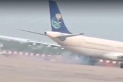 Hajj Flight Faces Wheel Glitch At Lucknow Airport; Sparks, Smoke Erupt During Landing | Video
