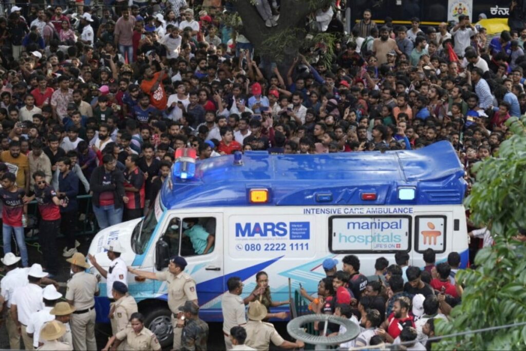 Bengaluru Stampede: Congress High Command Summons Siddaramaiah, DK Shivakumar To Delhi