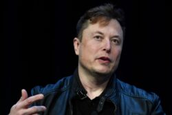 Elon Musk Notes Scindia's Meeting With SpaceX President After Starlink's India Licence Nod