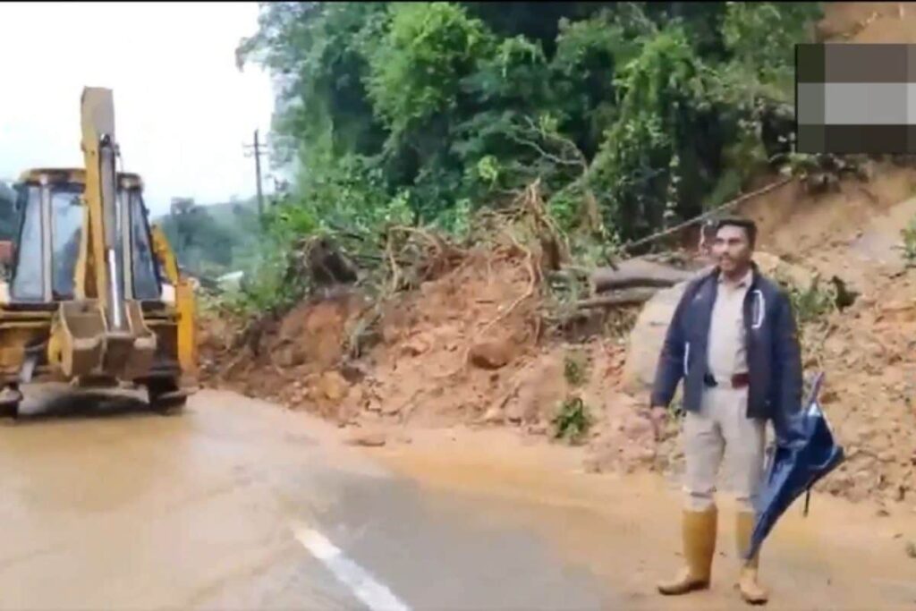 Heavy Rain Causes Landslide On Mangaluru-Bengaluru Highway In Hassan; Disrupts Traffic