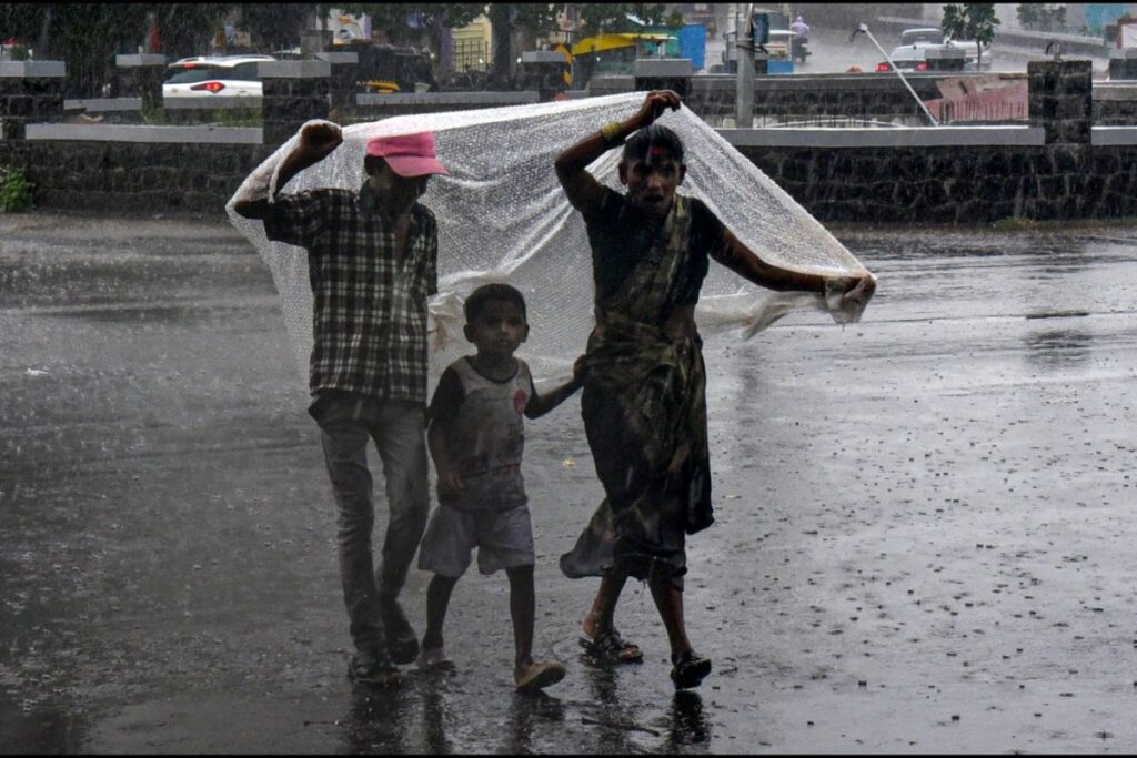 Heavy Rain Batters Kerala: Floods, Landslides Trigger Evacuations; Red Alert Issued