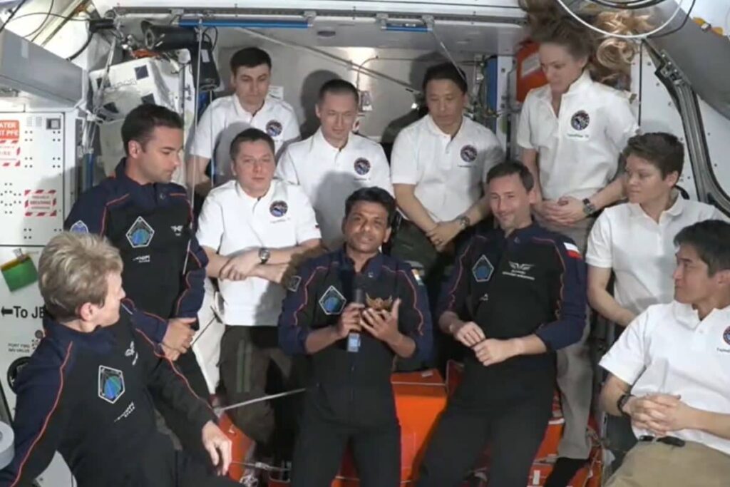 News18 Evening Digest: Shubhanshu Shukla Scripts History, Guru Randhawa’s Cryptic Posts & Other Top Stories