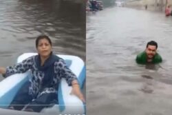 Delhiites Swim, Boat On Waterlogged Roads After Rain; AAP Hits Out At BJP | Videos