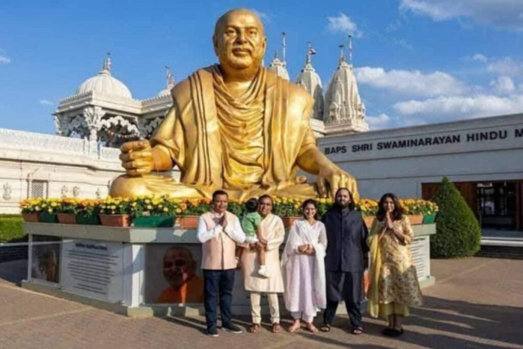 Mukesh Ambani, Radhika Merchant, Anant Ambani Visit London's Swaminarayan Temple After First Wedding Anniversary | Watch