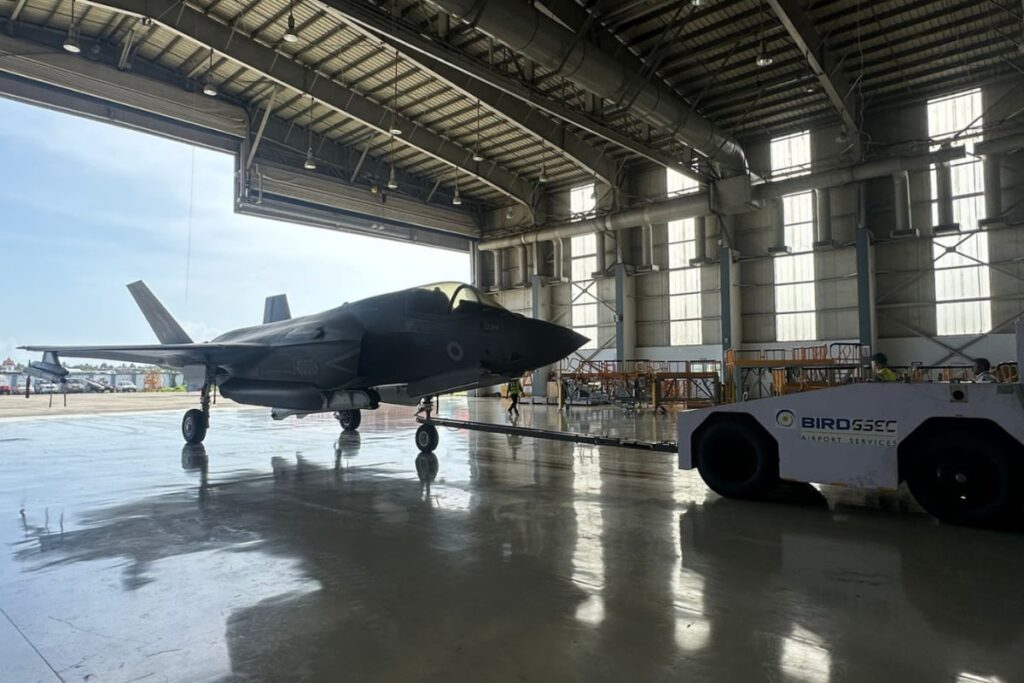 UK Royal Air Force Engineers Repair Stranded F-35 Jet In Kerala, Official Shares Photos