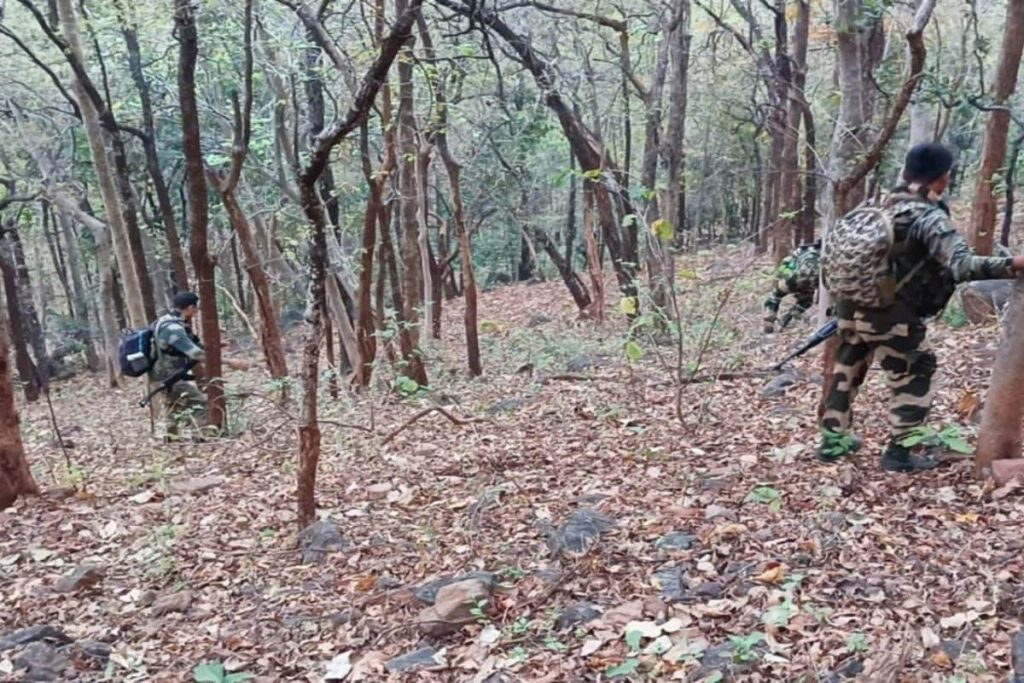 6 Naxals Killed In Encounter In Chhattisgarh's Narayanpur
