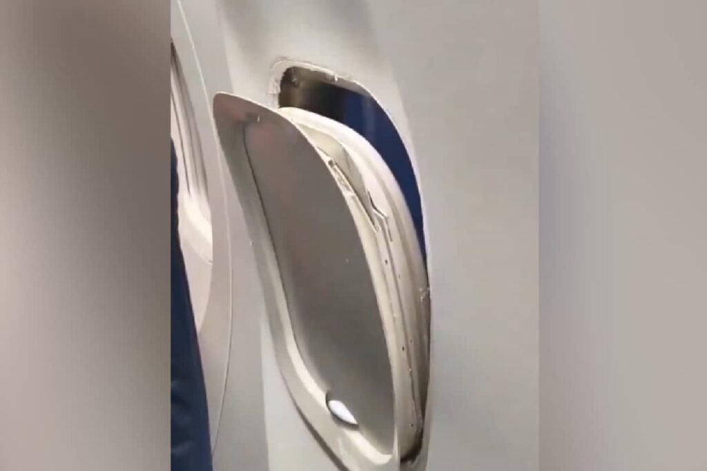 SpiceJet Flight Window Panel Comes Loose Mid-Air, Airline Assures No Cabin Pressure Loss