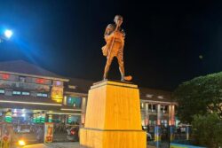 Man Attempts To Desecrate Mahatma Gandhi Statue At Pune Railway Station; Arrested
