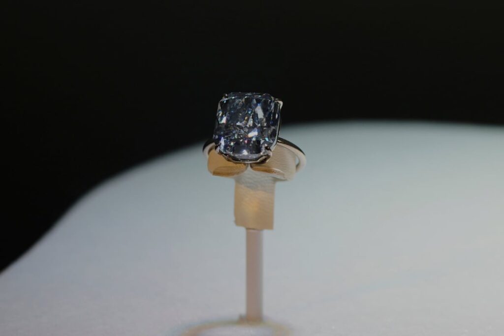 Tribal Labourer Finds ₹40 Lakh Diamond In Madhya Pradesh’s Panna District