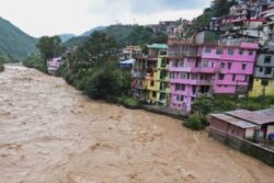 Heavy Rain Batters Himachal: Orange Alert Issued For 7 Districts, Mandi–Manali NH Blocked