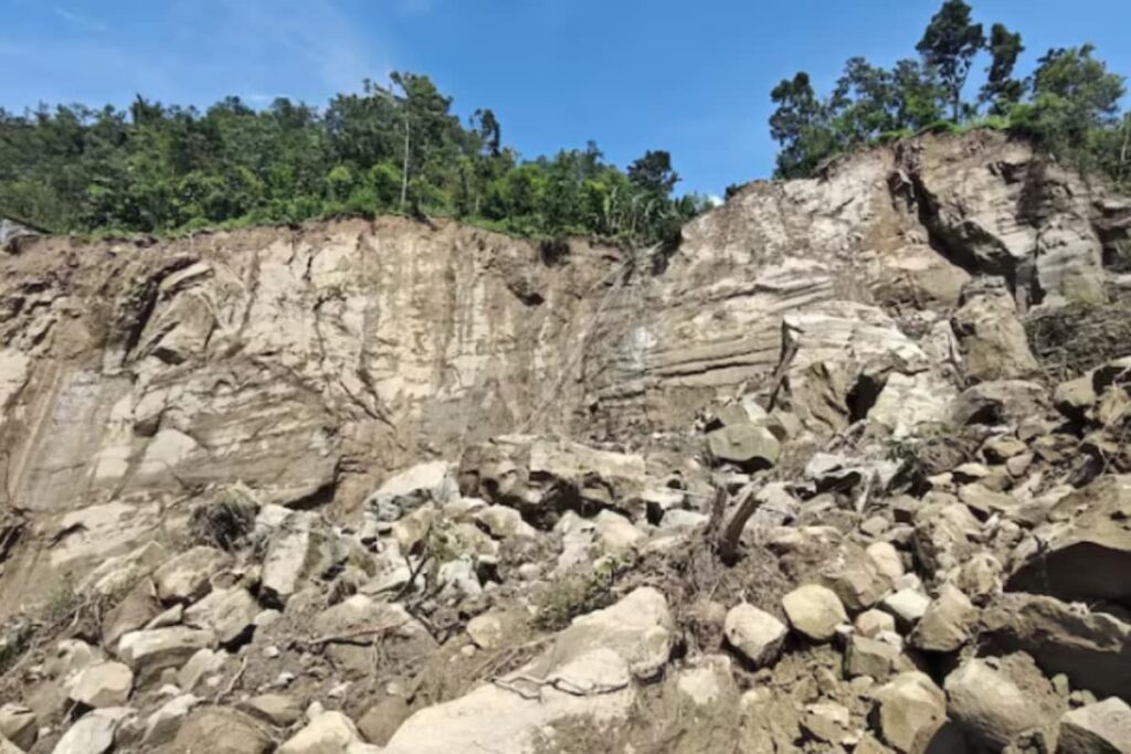 Years After Oil Hunters Came And Left, Himachal's Syathi Sinks; 61 Villagers Move Into Temple