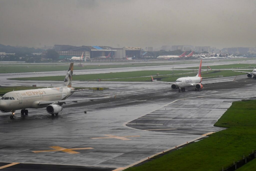 Bomb Threat Calls Received For Mumbai Airport, CSMT; Both Turn Out to Be Hoaxes, Say Cops