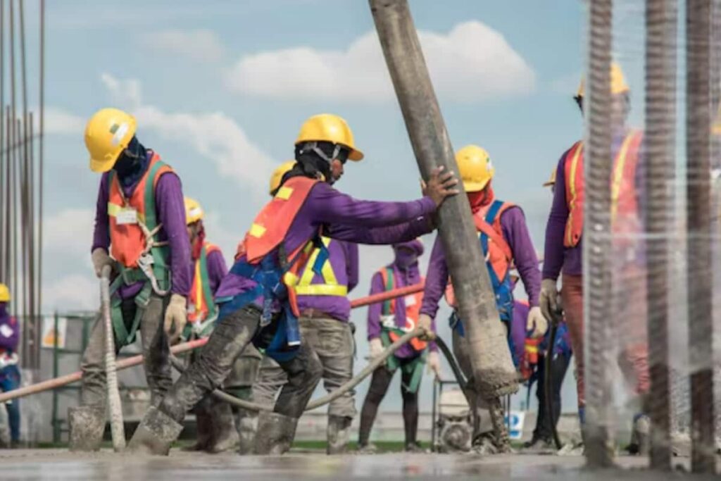 Russia Eyes 1 Million Indian Workers Amid Labour Shortage, Offers High Pay For Tough Jobs