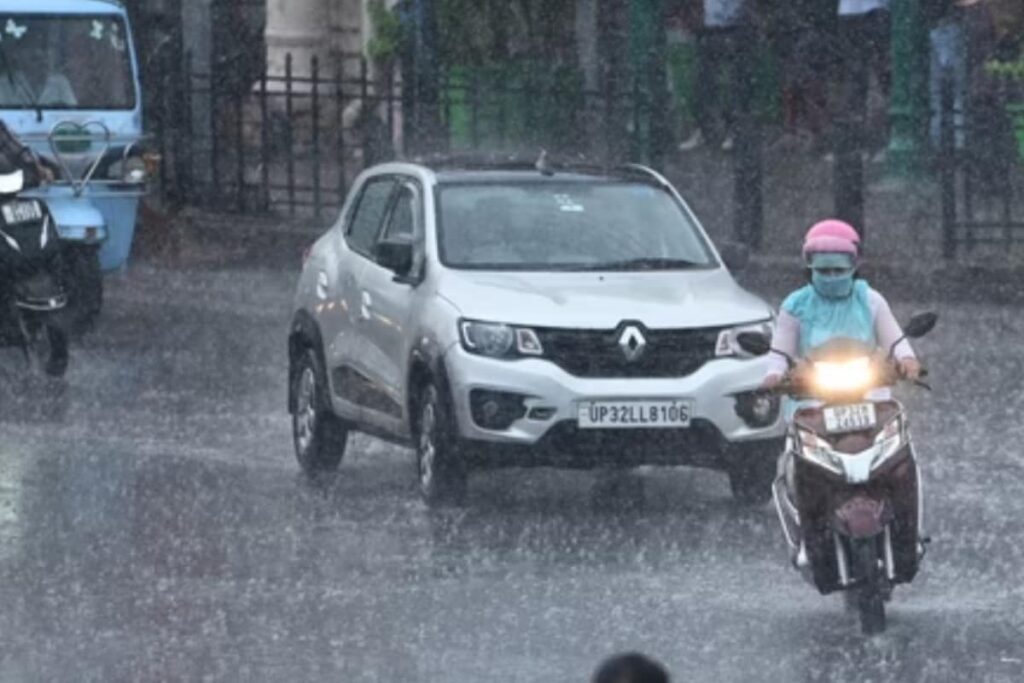 News18 Evening Digest: Heavy Rain Pounds Parts Of UP, Trump Praises Sydney Sweeney & Other Top Stories